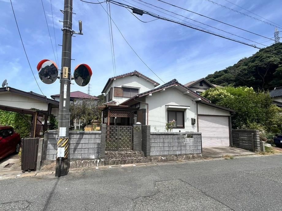 5LDK house in Shimonoseki, Yamaguchi - Photo 1