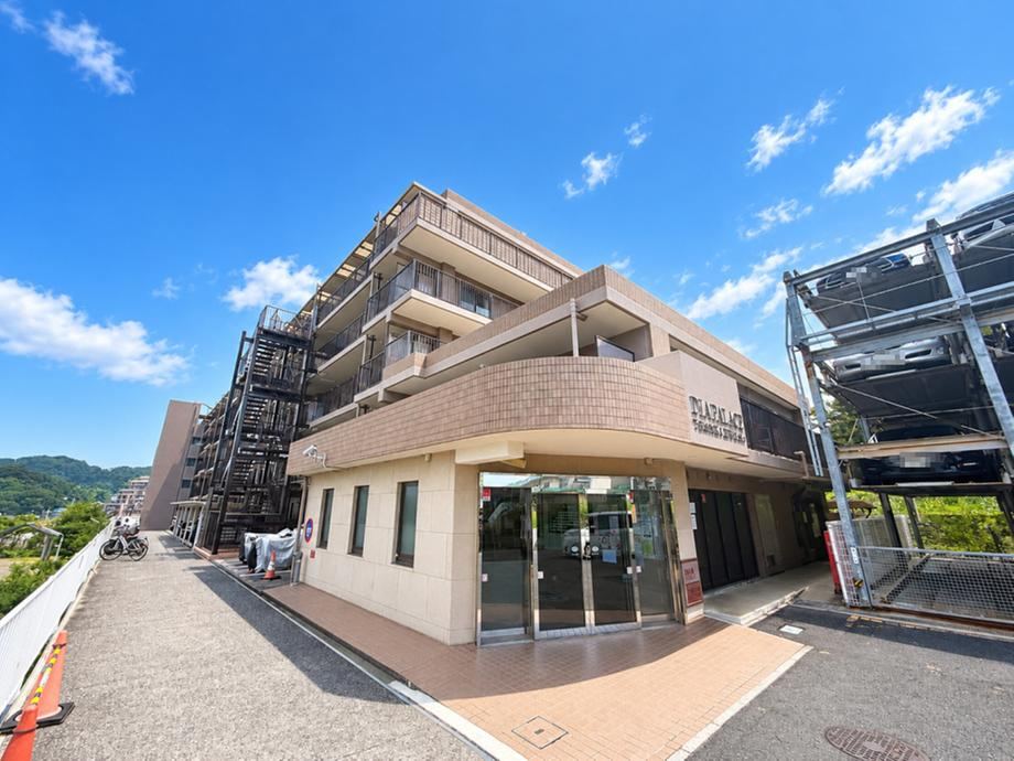 3LDK apartment in Yokosuka, Kanagawa - Photo 1