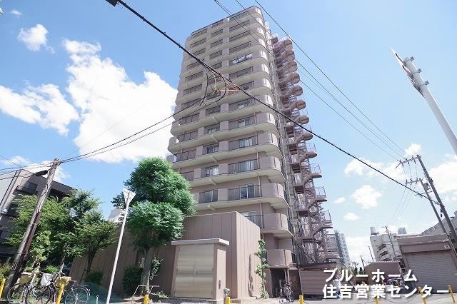 3DK apartment in Nishinari Ward, Osaka - Photo 1