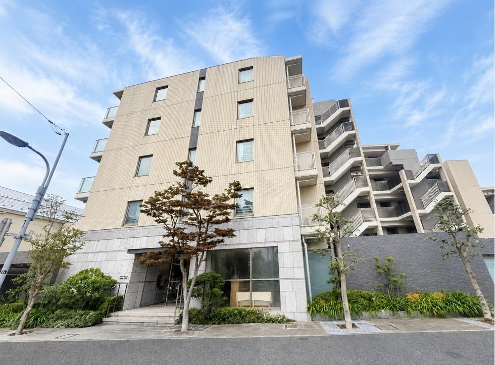 2LDK+S apartment in Kita Ward, Tokyo - Photo 1