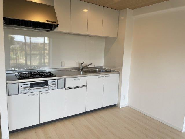 2LDK apartment in Nishi Ward, Kobe, Hyogo - Photo 1