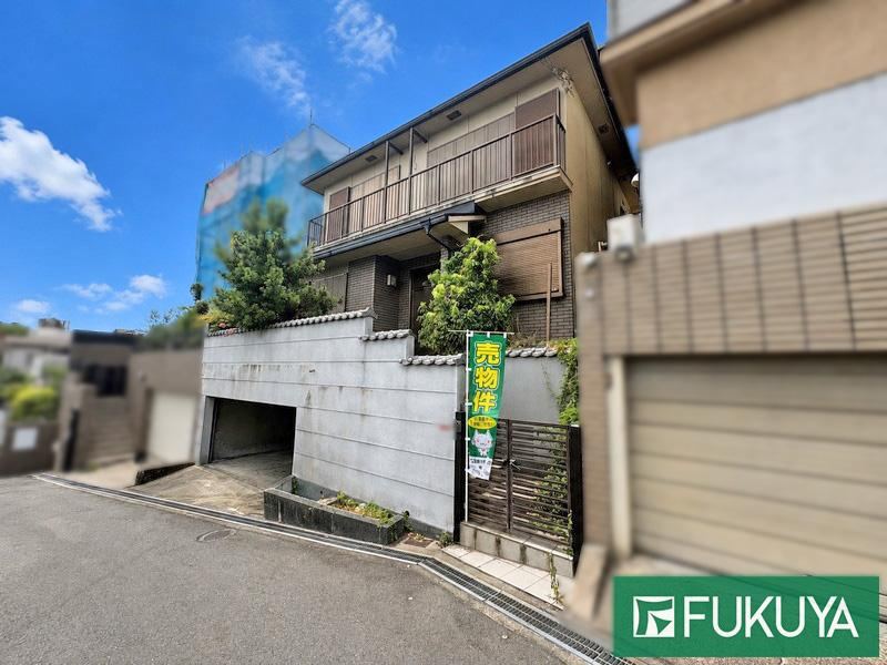4LDK+S house in Hirakata, Osaka - Photo 1