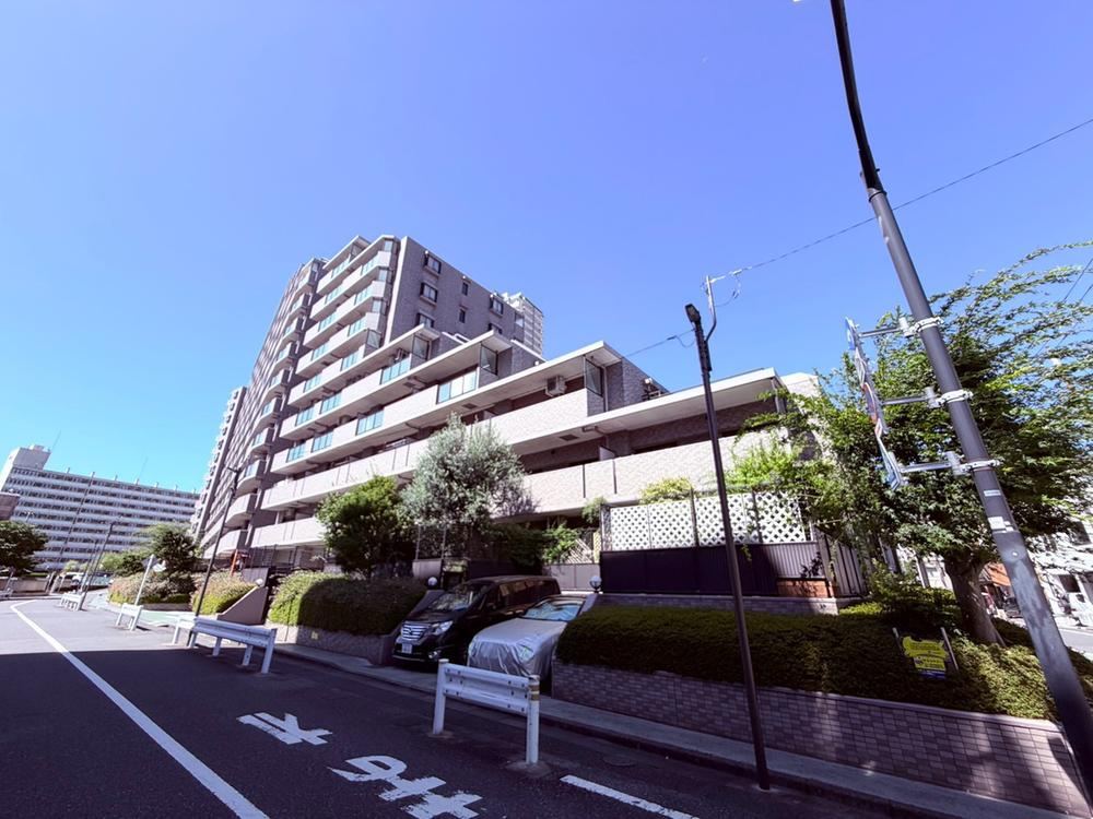 3LDK apartment in Koto Ward, Tokyo - Photo 1