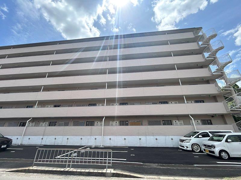 3LDK apartment in Mino, Osaka - Photo 1