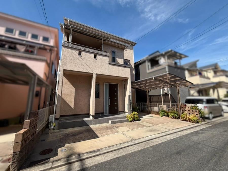 4LDK house in Katano, Osaka - Photo 1