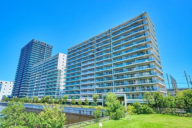 3LDK apartment in Shinagawa Ward, Tokyo - Photo 1