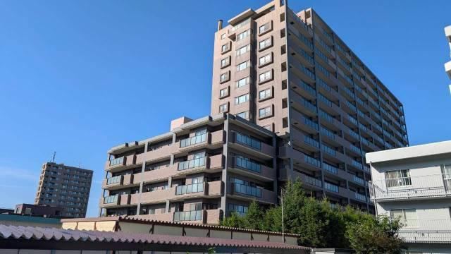 4LDK apartment in Chuo Ward, Sapporo, Hokkaido - Photo 1