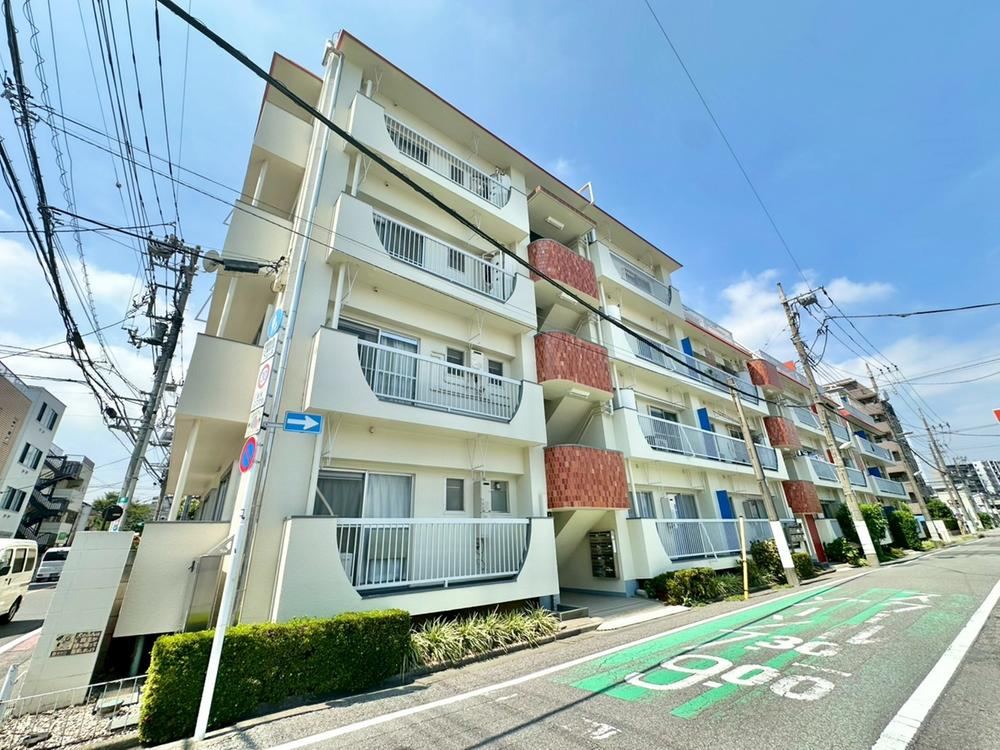 2LDK apartment in Katsushika Ward, Tokyo - Photo 1