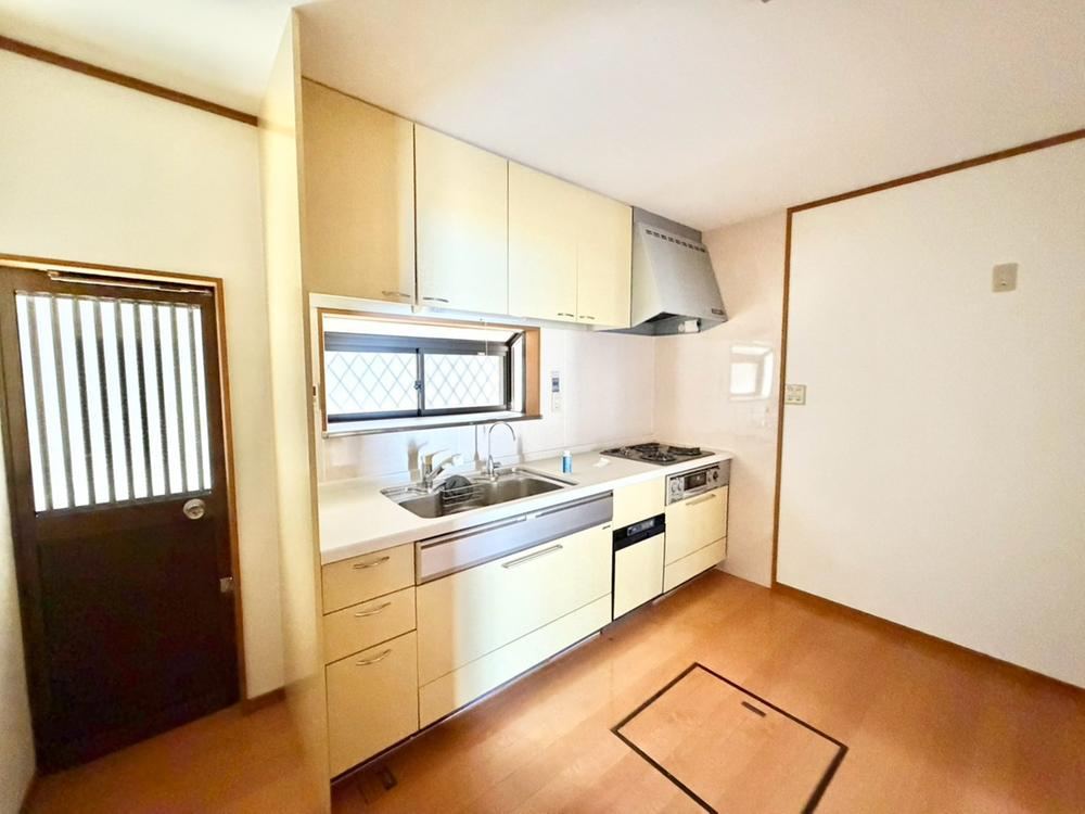 4DK house in Nishi Ward, Sakai, Osaka - Photo 1