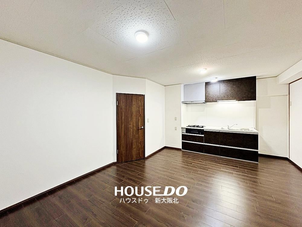 3LDK apartment in Suita, Osaka - Photo 1