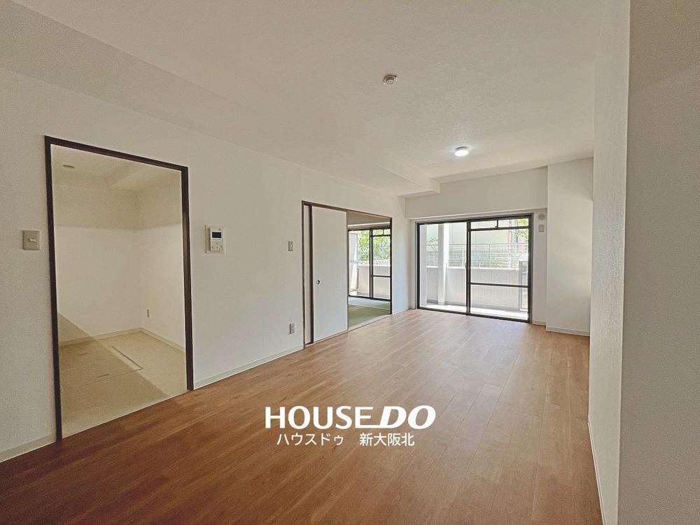 3LDK apartment in Higashiyodogawa Ward, Osaka - Photo 1