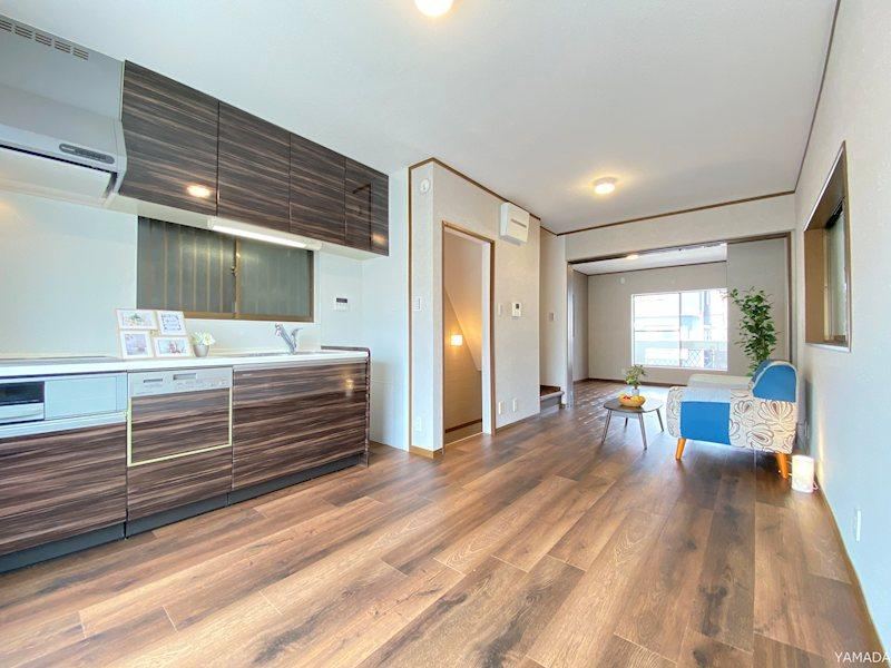 4LDK+S house in Takatsuki, Osaka - Photo 1