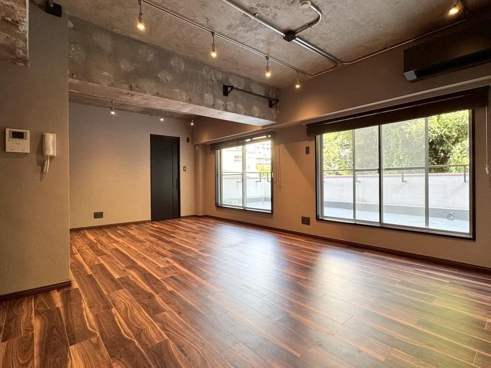 1LDK apartment in Minato Ward, Tokyo - Photo 1