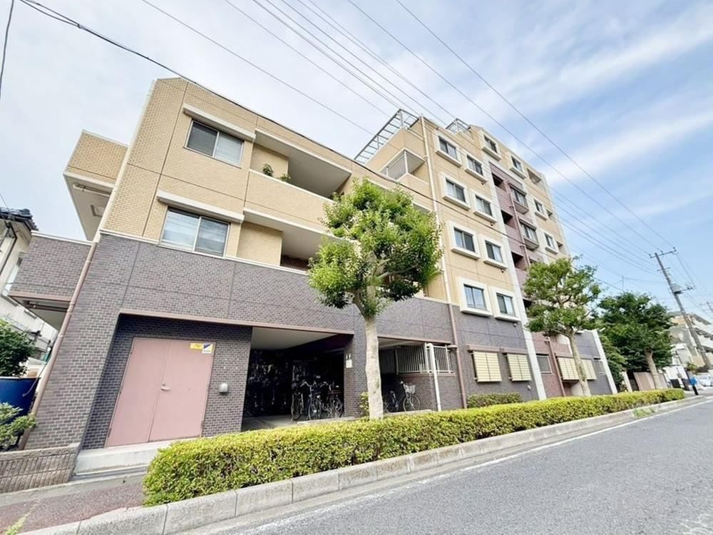 3LDK apartment in Ichikawa, Chiba - Photo 1