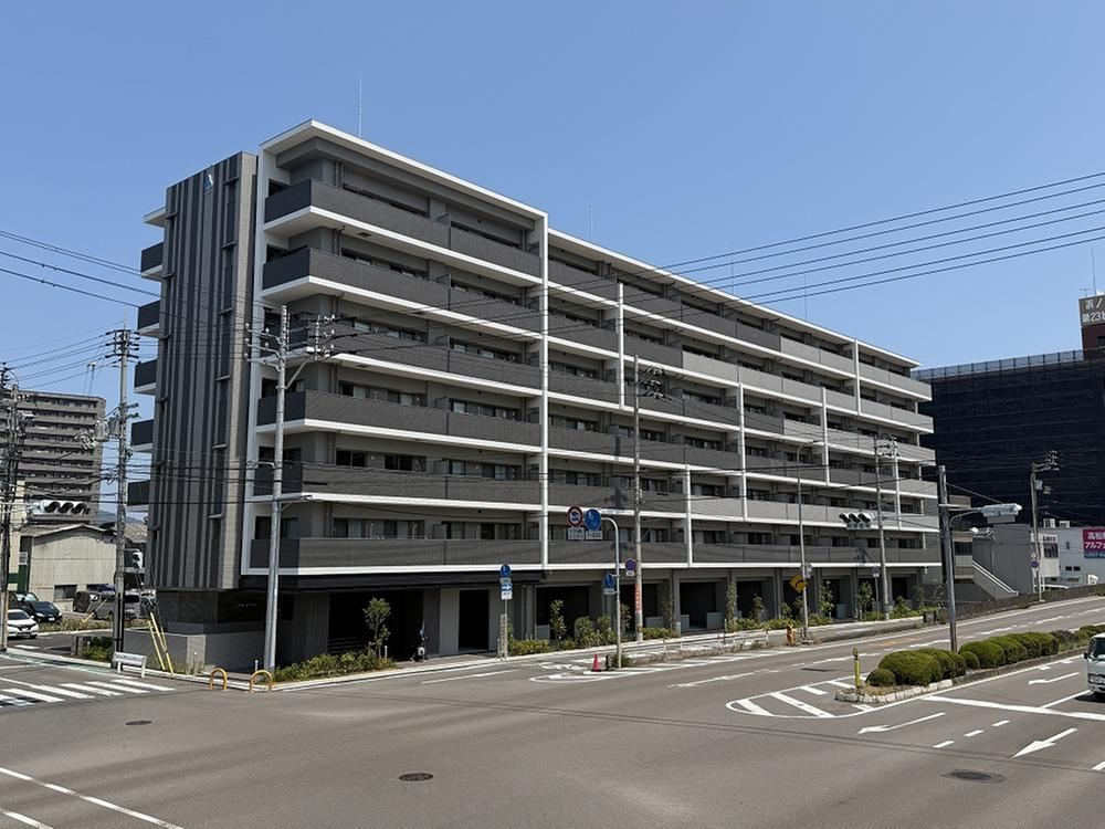2LDK apartment in Takamatsu, Kagawa - Photo 1