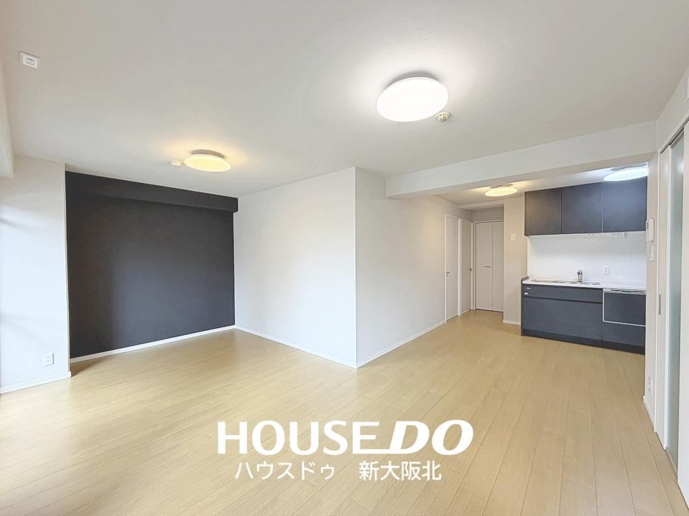 2LDK apartment in Higashiyodogawa Ward, Osaka - Photo 1