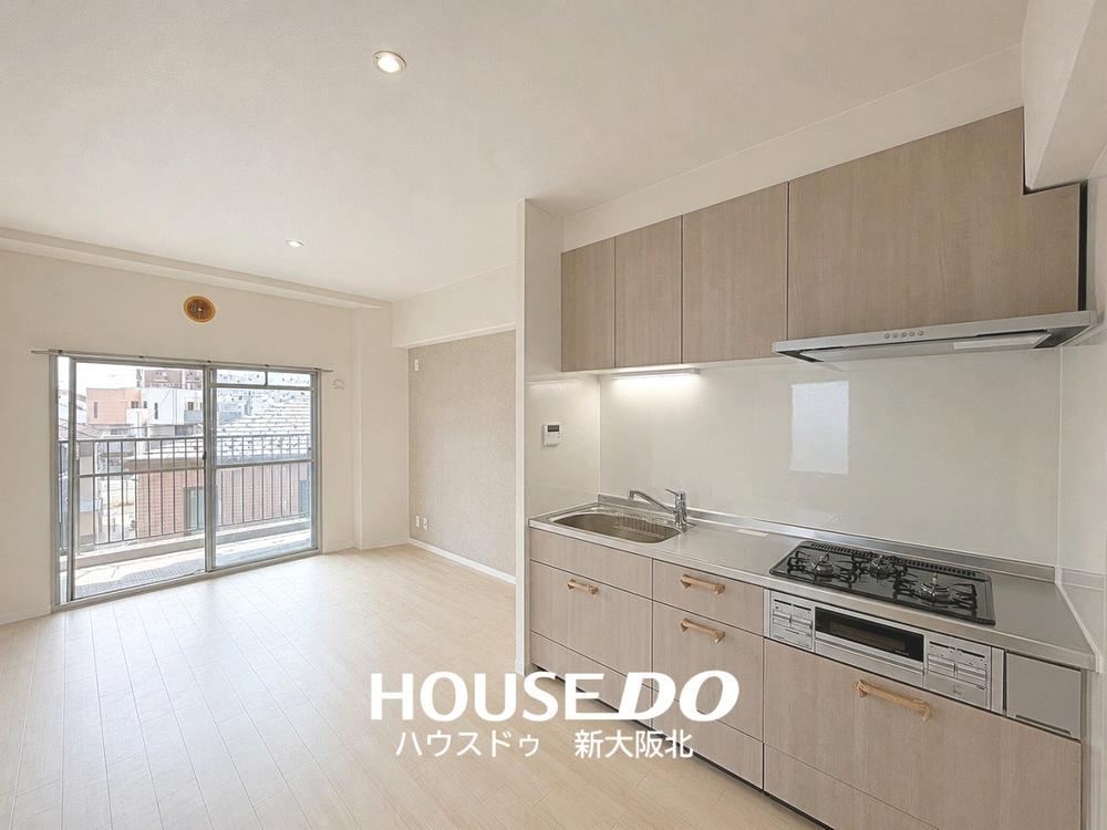 3DK apartment in Higashiyodogawa Ward, Osaka - Photo 1