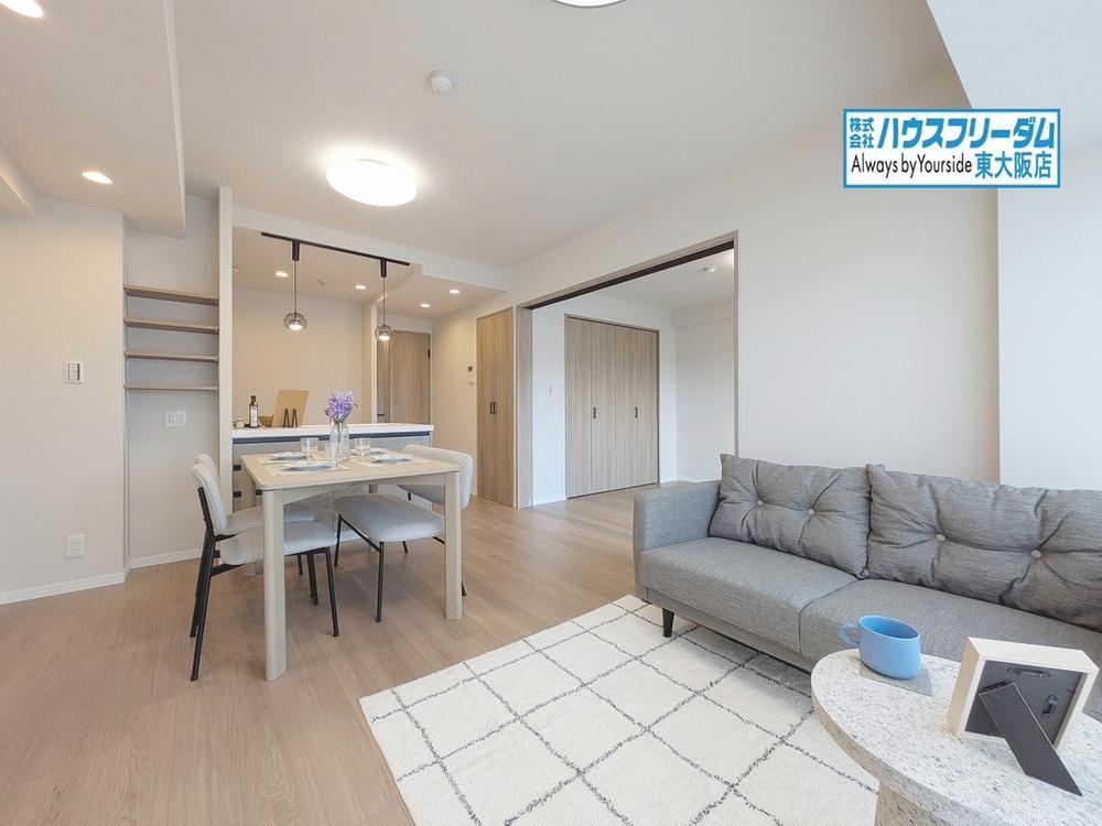 3LDK apartment in Higashiosaka, Osaka - Photo 1