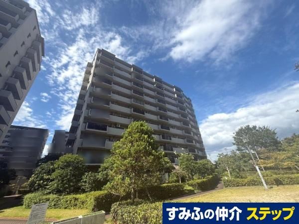 4LDK apartment in Ashiya, Hyogo - Photo 1