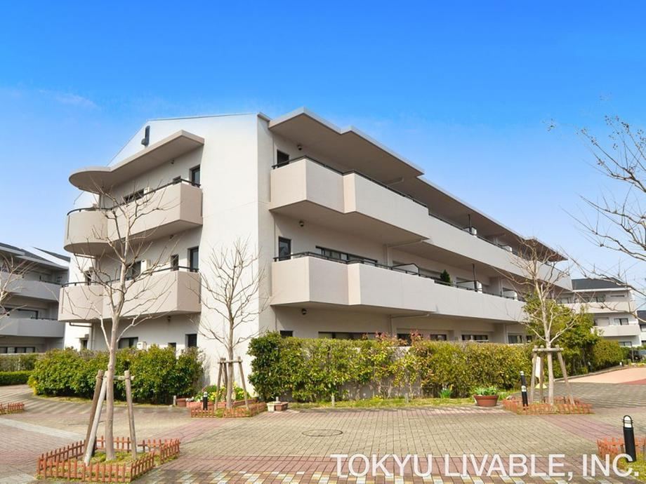 4LDK apartment in Hirakata, Osaka - Photo 1
