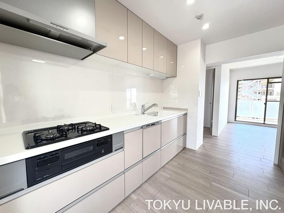 4LDK apartment in Higashinada Ward, Kobe, Hyogo - Photo 1