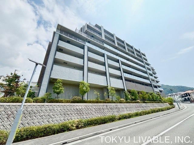 3LDK apartment in Suma Ward, Kobe, Hyogo - Photo 1