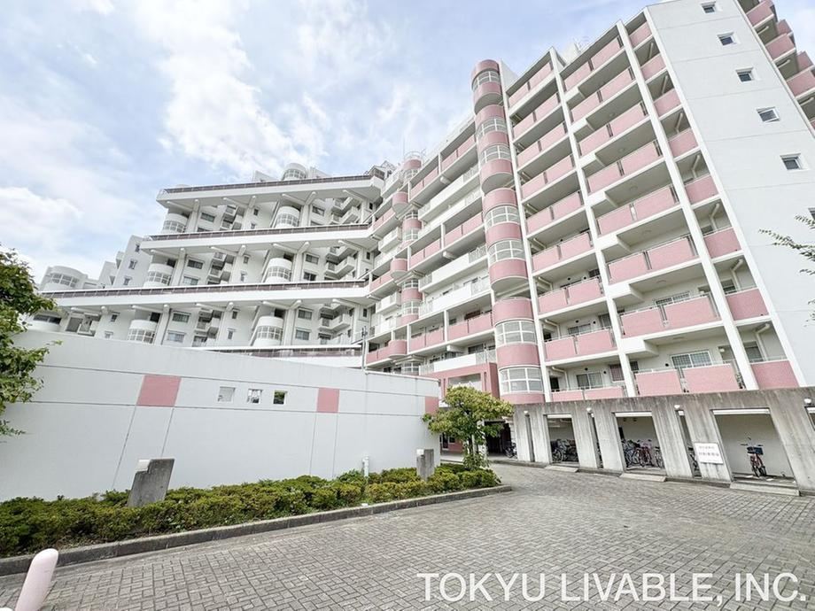 3LDK apartment in Higashi Ward, Sakai, Osaka - Photo 1