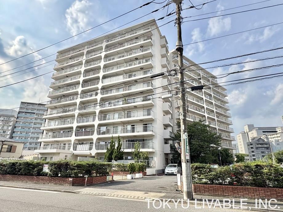 3LDK apartment in Shinagawa Ward, Tokyo - Photo 1