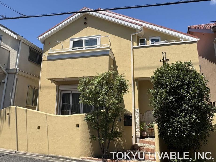 4LDK house in Ota Ward, Tokyo - Photo 1