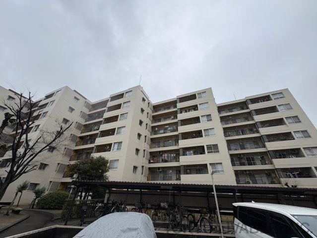 3LDK apartment in Nishiyodogawa Ward, Osaka - Photo 1