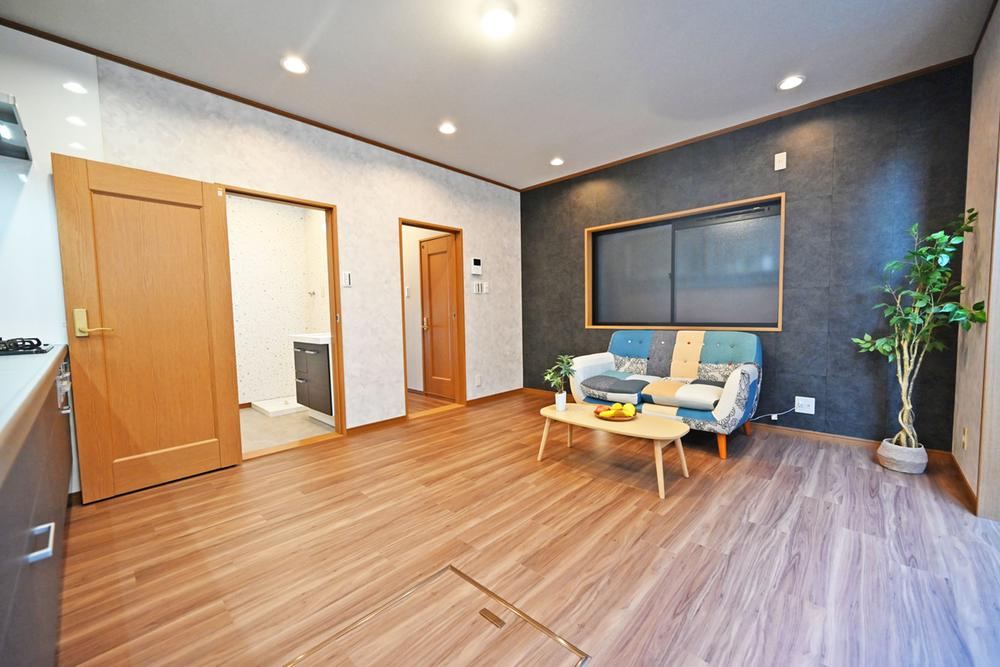 4LDK+S house in Suita, Osaka - Photo 1