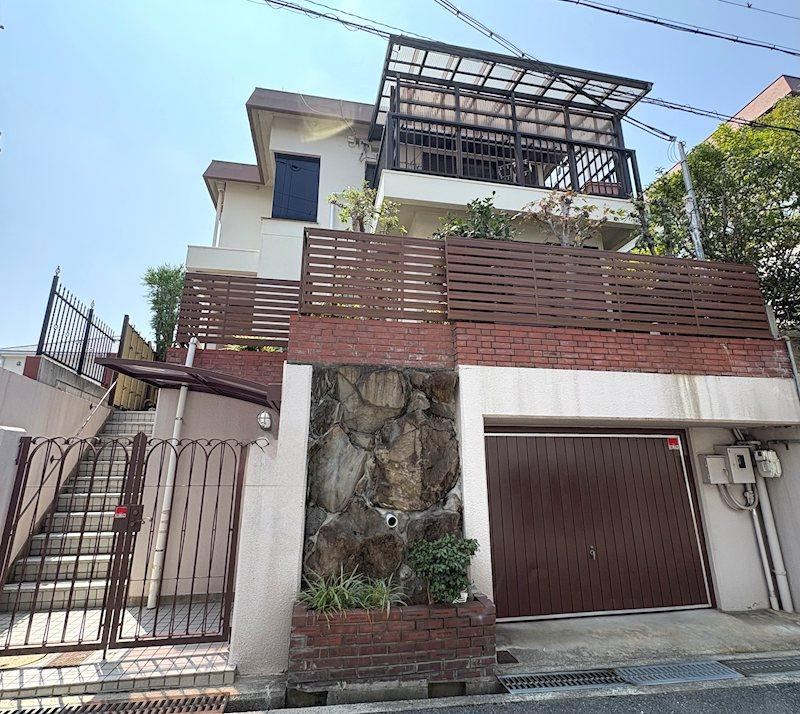 5DK house in Toyonaka, Osaka - Photo 1