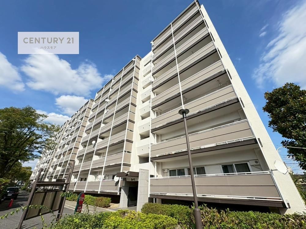 4LDK apartment in Nagareyama, Chiba - Photo 1