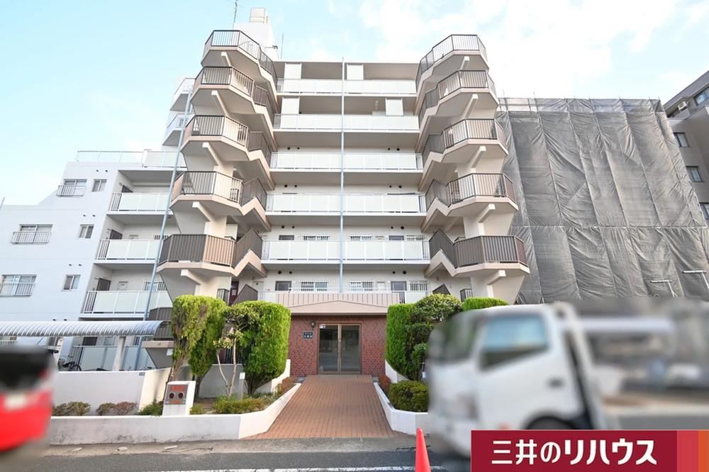 4LDK apartment in Kita Ward, Okayama - Photo 1