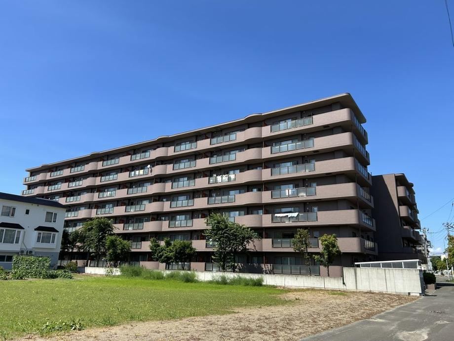 4LDK apartment in Kita Ward, Sapporo, Hokkaido - Photo 1