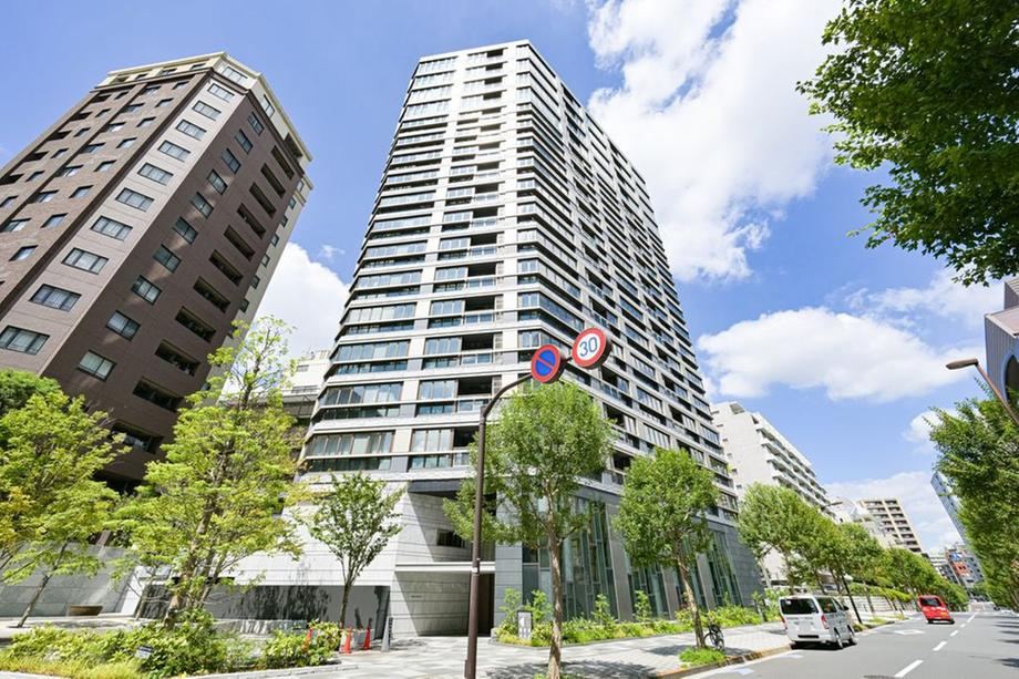 3LDK apartment in Chiyoda Ward, Tokyo - Photo 1