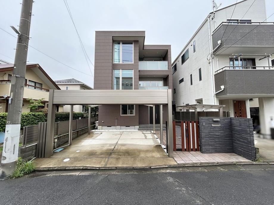 4LDK house in Urawa Ward, Saitama - Photo 1