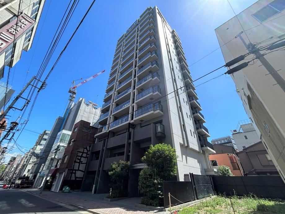 2LDK+S apartment in Taito Ward, Tokyo - Photo 1