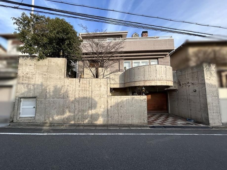 4LDK+S house in Ikoma, Nara - Photo 1