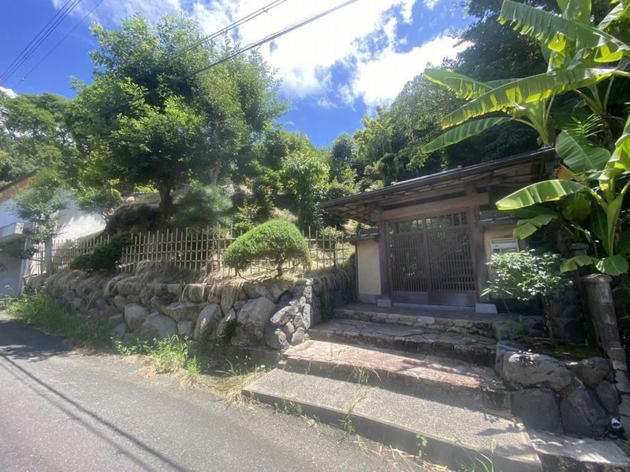8LDK+S house in Hirakata, Osaka - Photo 1
