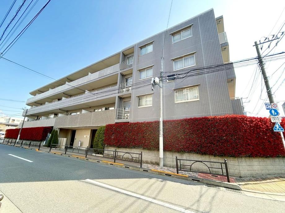 2LDK+S apartment in Nerima Ward, Tokyo - Photo 1