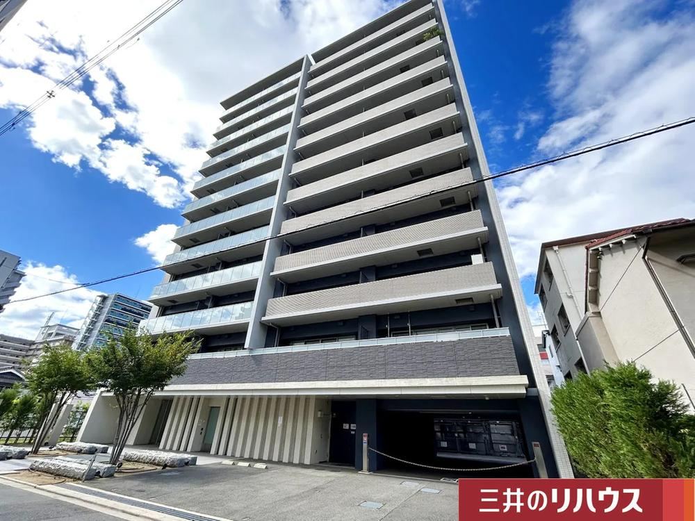 2LDK+S apartment in Higashiosaka, Osaka - Photo 1