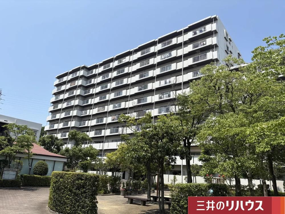 3LDK apartment in Tarumi Ward, Kobe, Hyogo - Photo 1