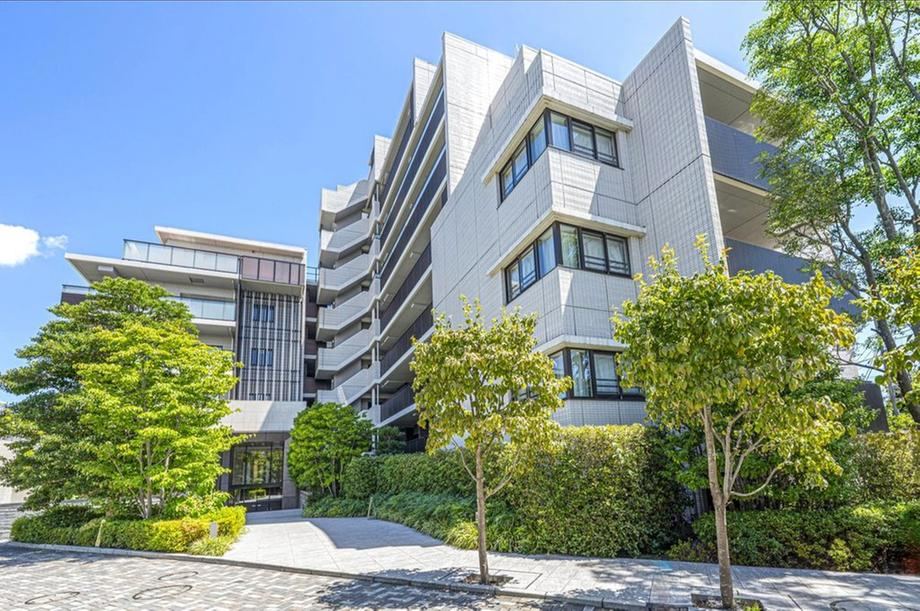4LDK apartment in Setagaya Ward, Tokyo - Photo 1