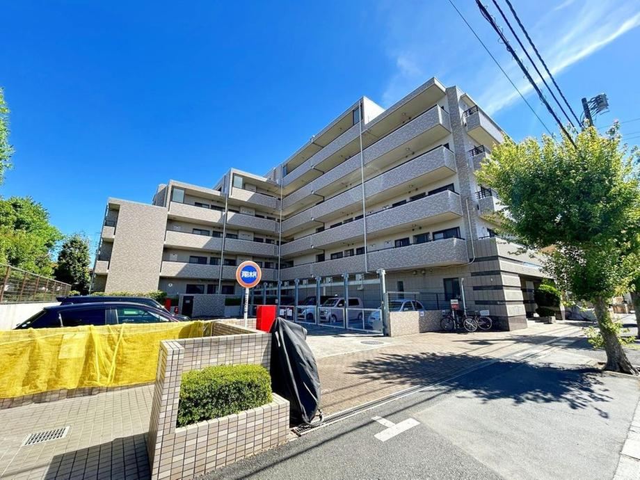 3LDK apartment in Soka, Saitama - Photo 1