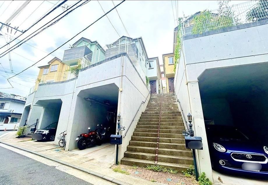 4LDK house in Isogo Ward, Yokohama, Kanagawa - Photo 1