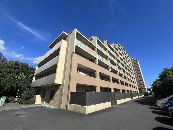 2LDK+S apartment in Setagaya Ward, Tokyo - Photo 1