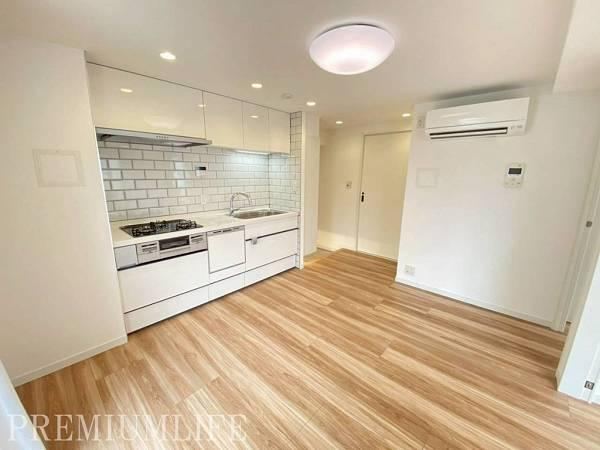 2DK apartment in Taito Ward, Tokyo - Photo 1