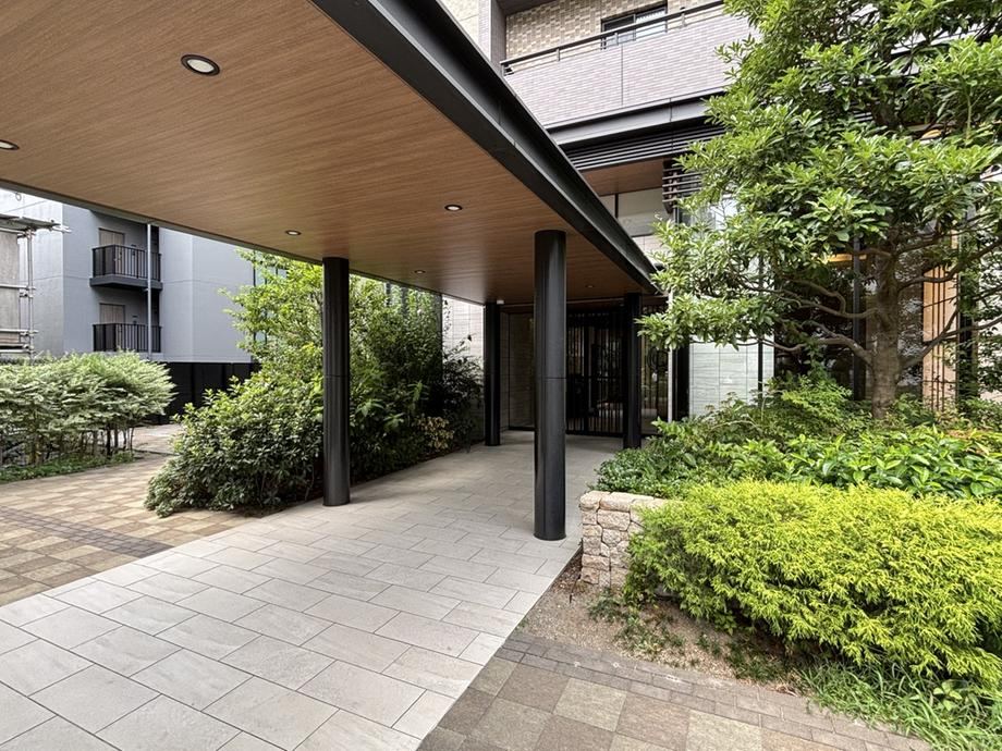 2LDK apartment in Koto Ward, Tokyo - Photo 1