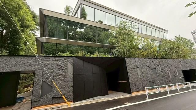 3LDK apartment in Shibuya Ward, Tokyo - Photo 1